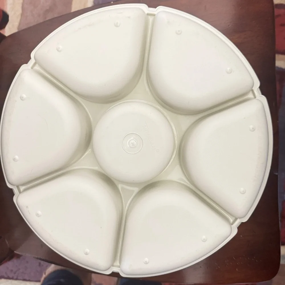 Vintage Tupperware Serving Center 1665-1 Veggie Tray with Lid Off White 12‎ Inch